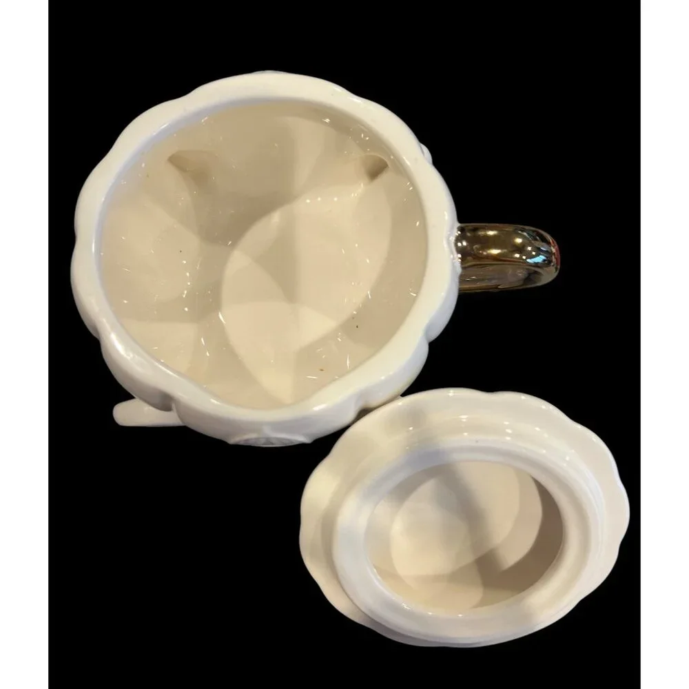 Hallmark Disney Princess Cinderella's Pumpkin Carriage White & Gold‎ Mug W Lid
